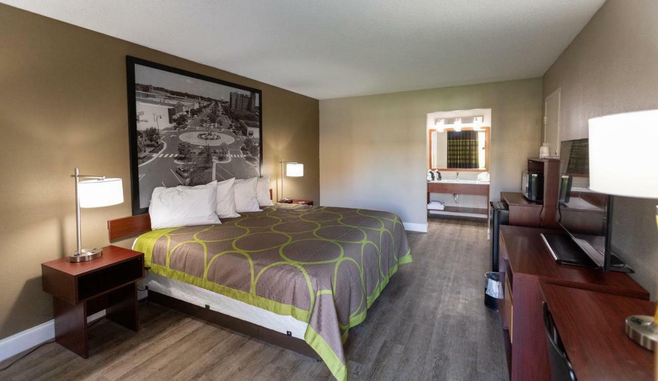 Super 8 By Wyndham Goldsboro Motel Exterior photo